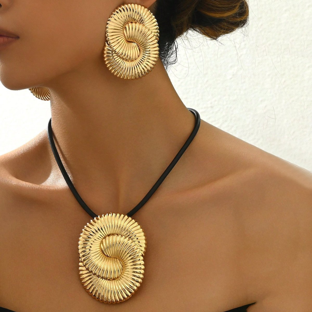 Golden Spiral Jewelry Set