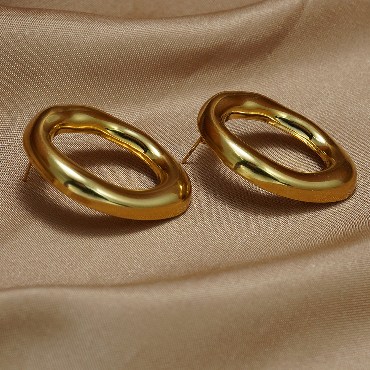 Oval Statement Set