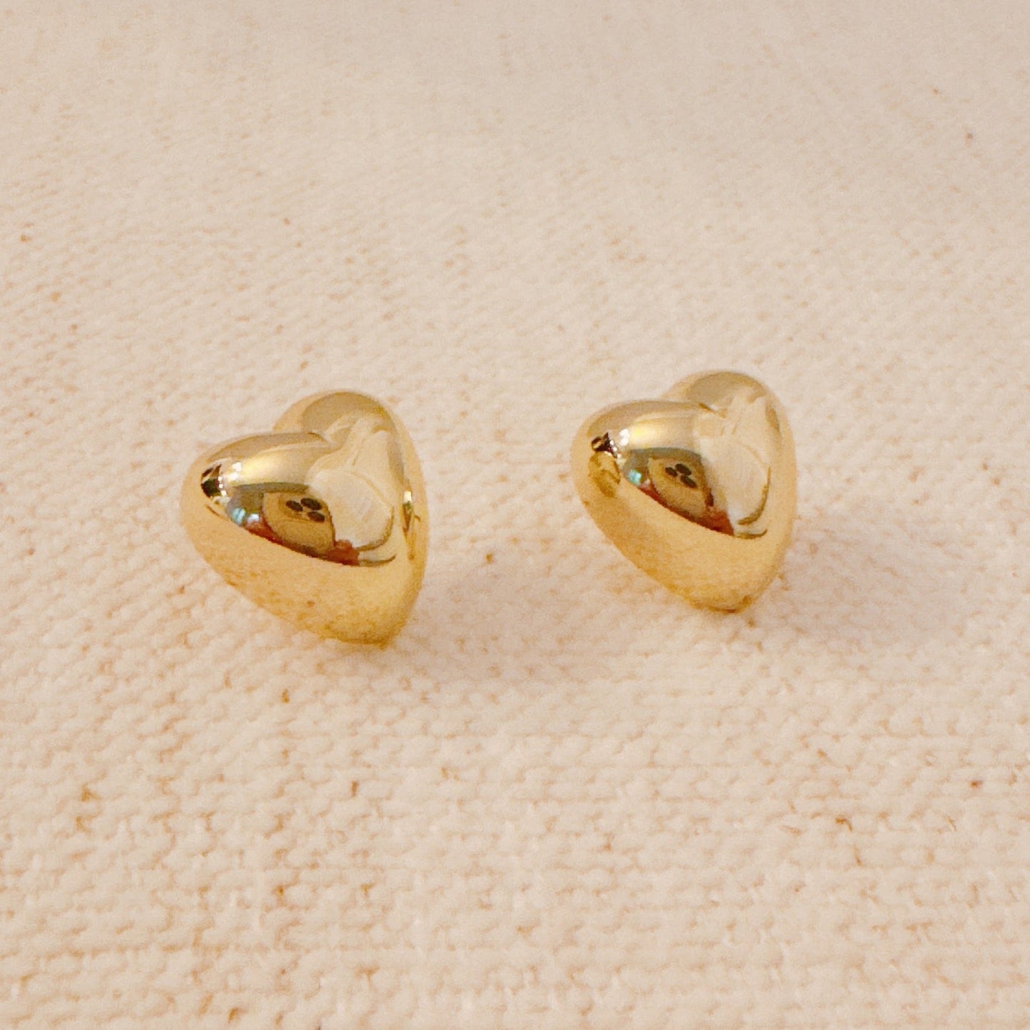 Penny Lovely Heart Stud Earrings
